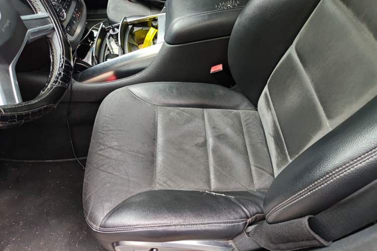 Used Mercedes-Benz R-Class 2014 R 320 4MATIC Luxury Model Left Front Seat