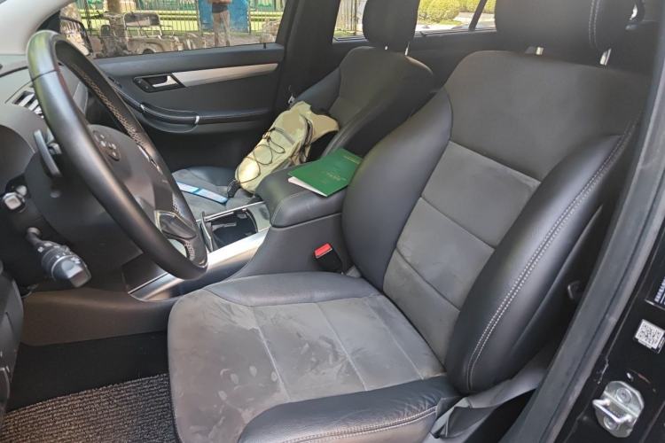 Used Mercedes-Benz R-Class 2014 R 320 4MATIC Business Model Left Front Seat