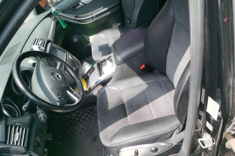 Used Mercedes-Benz R-Class 2014 R 320 4MATIC Business Model Left Front Seat
