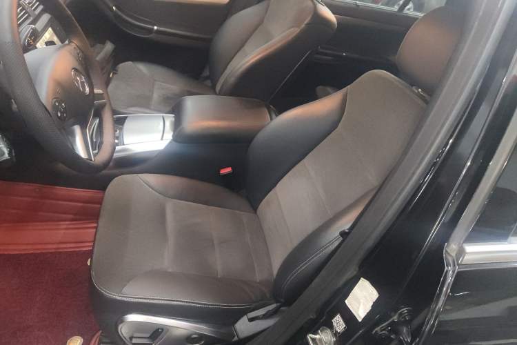 Used Mercedes-Benz R-Class 2014 R 320 4MATIC Business Model Left Front Seat