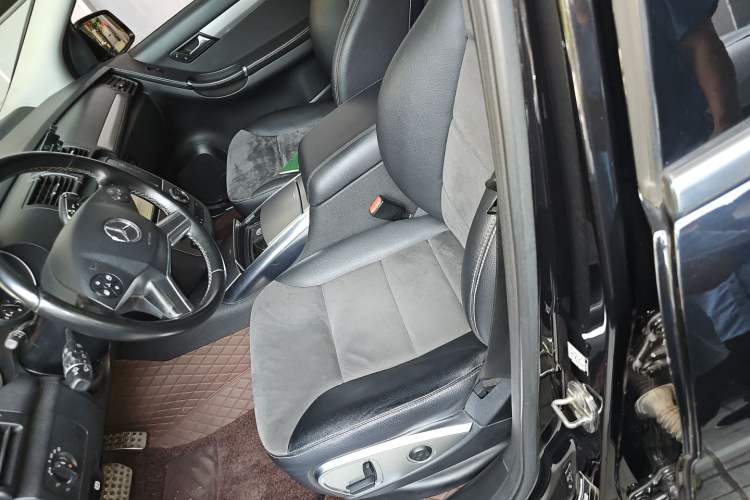 Used Mercedes-Benz R-Class 2014 R 320 4MATIC Business Model Left Front Seat