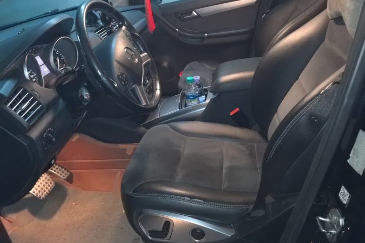 Used Mercedes-Benz R-Class 2014 R 320 4MATIC Luxury Model Left Front Seat
