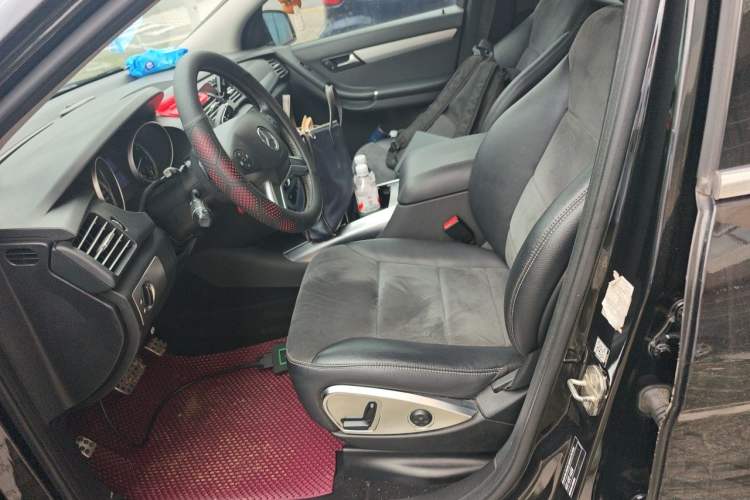 Used Mercedes-Benz R-Class 2014 R 320 4MATIC Business Model Left Front Seat