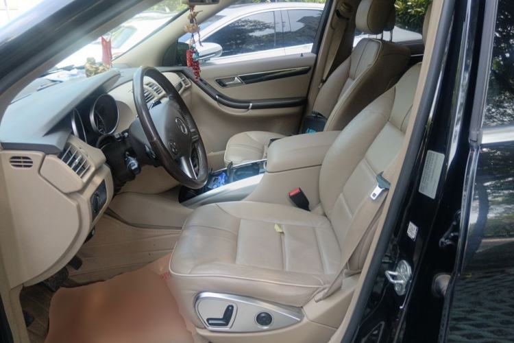 Used Mercedes-Benz R-Class 2014 R 320 4MATIC Luxury Model Left Front Seat