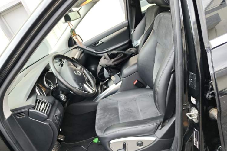 Used Mercedes-Benz R-Class 2014 R 320 4MATIC Business Model Left Front Seat