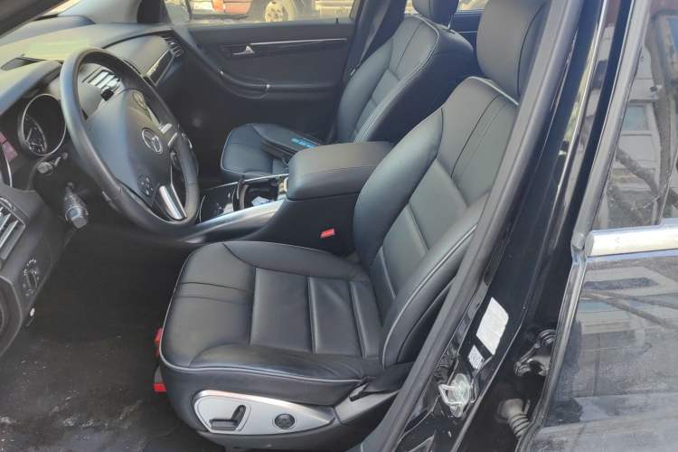 Used Mercedes-Benz R-Class 2014 R 400 4MATIC Business Model Left Front Seat