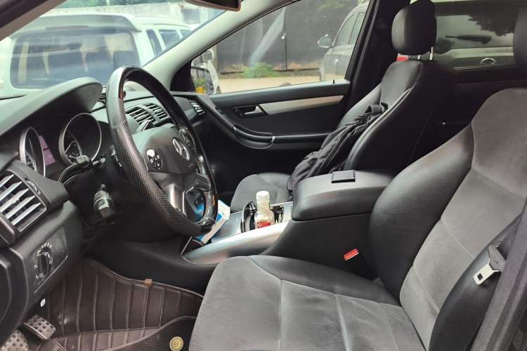 Used Mercedes-Benz R-Class 2014 R 320 4MATIC Business Model Left Front Seat