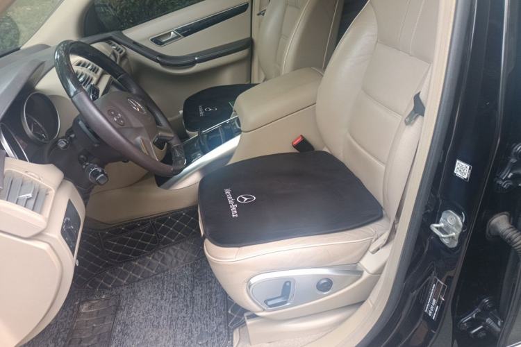 Used Mercedes-Benz R-Class 2014 R 320 4MATIC Luxury Model Left Front Seat