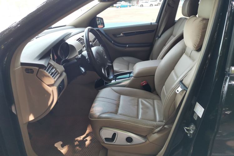 Used Mercedes-Benz R-Class 2014 R 320 4MATIC Luxury Model Left Front Seat