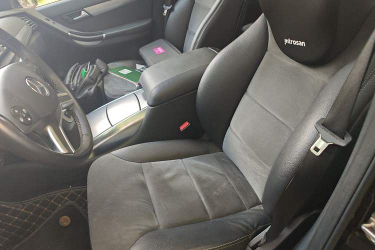 Used Mercedes-Benz R-Class 2014 R 320 4MATIC Business Model Left Front Seat
