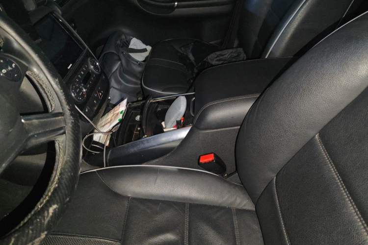 Used Mercedes-Benz R-Class 2014 R 400 4MATIC Business Model Left Front Seat