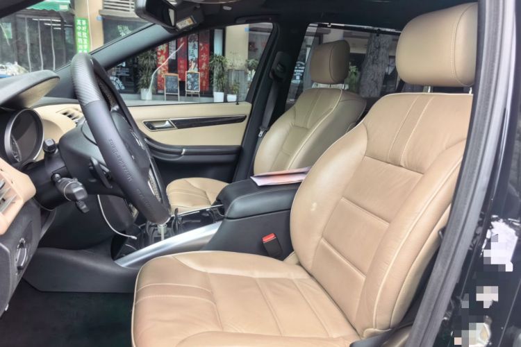 Used Mercedes-Benz R-Class 2014 R 400 4MATIC Luxury Model Left Front Seat