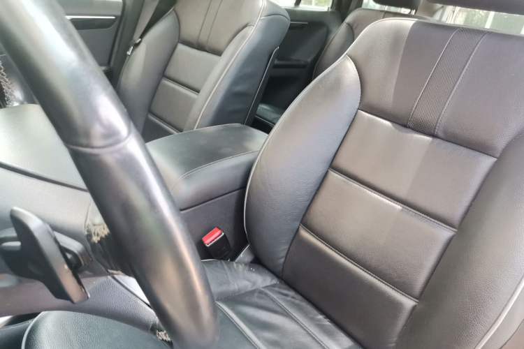 Used Mercedes-Benz R-Class 2014 R 400 4MATIC Business Model Left Front Seat