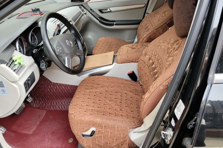 Used Mercedes-Benz R-Class 2014 R 320 4MATIC Luxury Model Left Front Seat