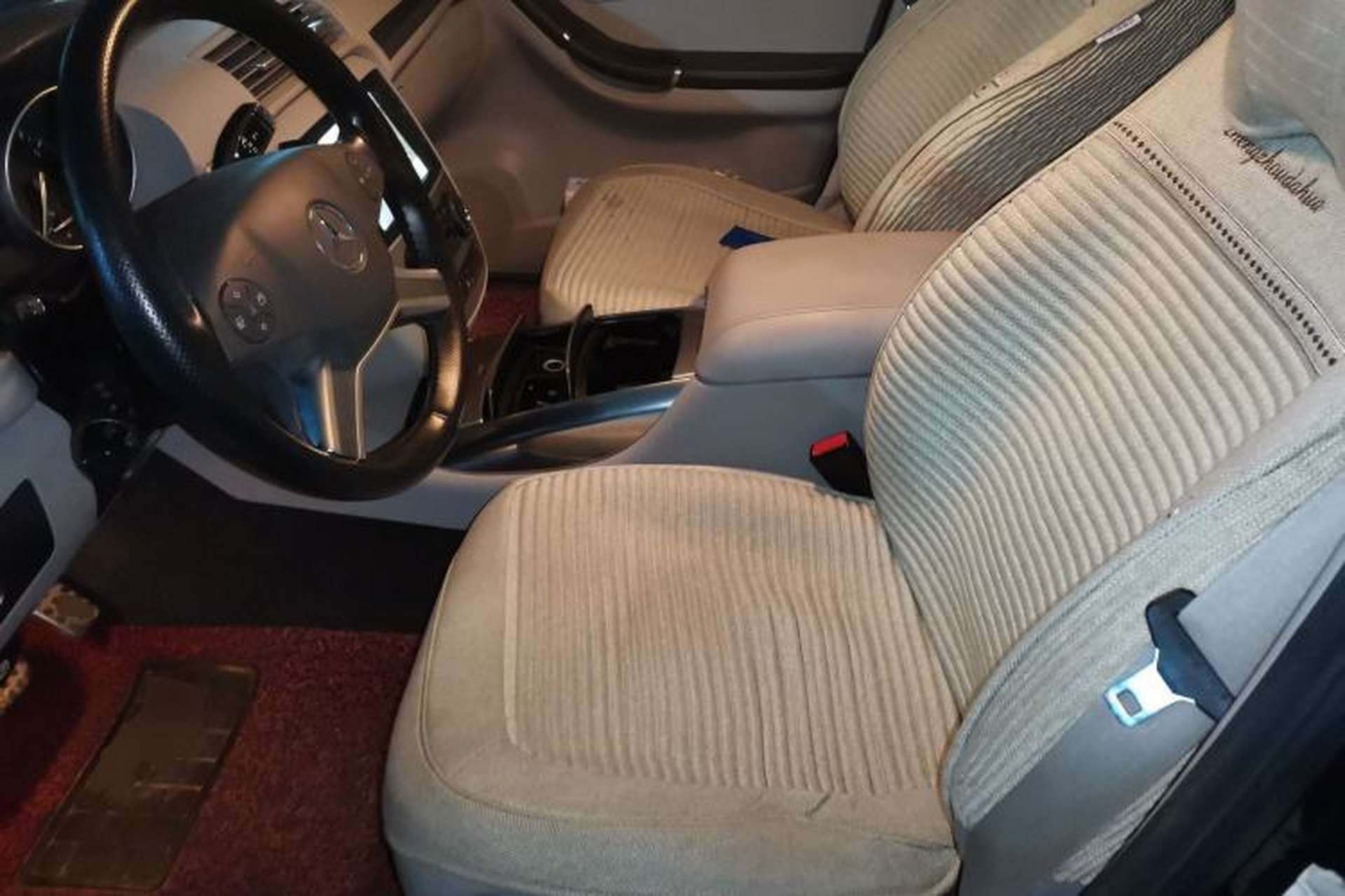 Used Mercedes-Benz R-Class 2014 R 320 4MATIC Business Model Left Front Seat