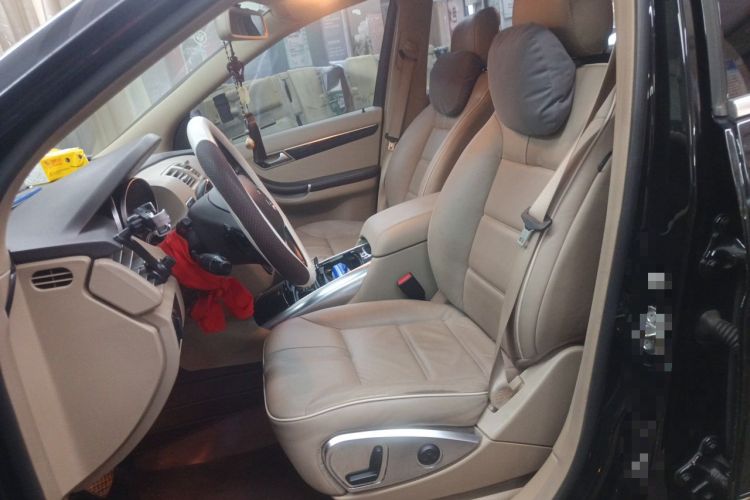 Used Mercedes-Benz R-Class 2014 R 320 4MATIC Luxury Model Left Front Seat