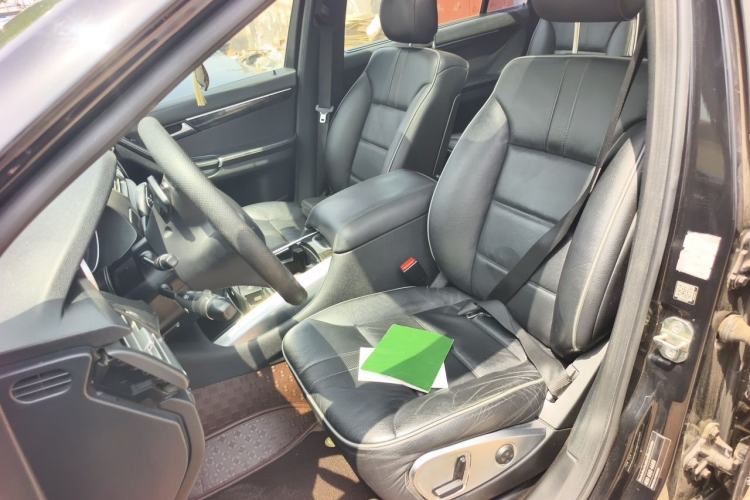 Used Mercedes-Benz R-Class 2014 R 320 4MATIC Luxury Model Left Front Seat