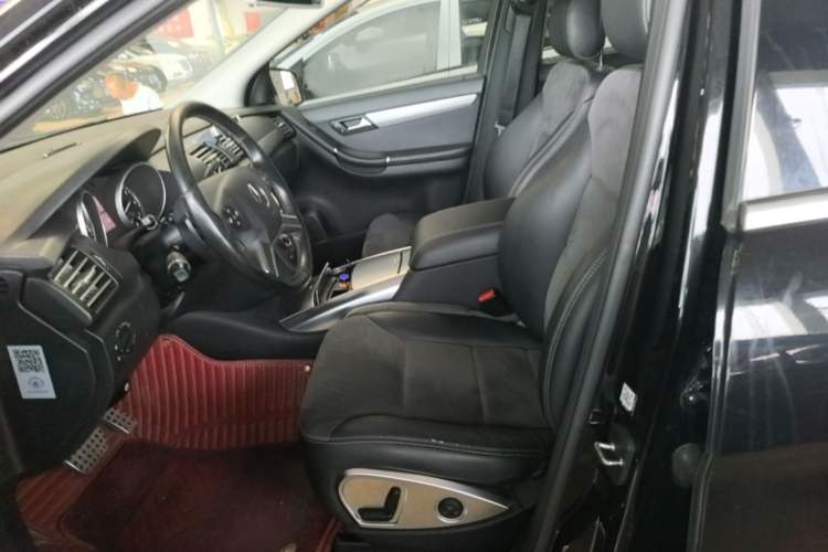 Used Mercedes-Benz R-Class 2014 R 320 4MATIC Business Model Left Front Seat