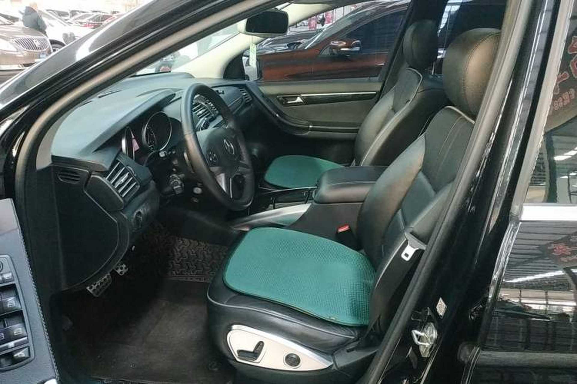 Used Mercedes-Benz R-Class 2014 R 320 4MATIC Luxury Model Left Front Seat