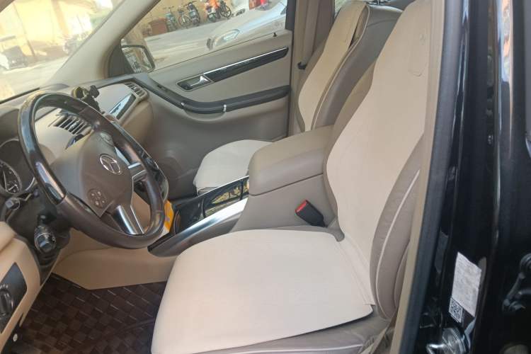 Used Mercedes-Benz R-Class 2014 R 320 4MATIC Luxury Model Left Front Seat