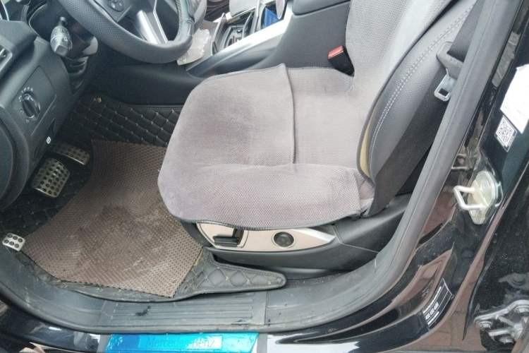 Used Mercedes-Benz R-Class 2014 R 320 4MATIC Business Model Left Front Seat