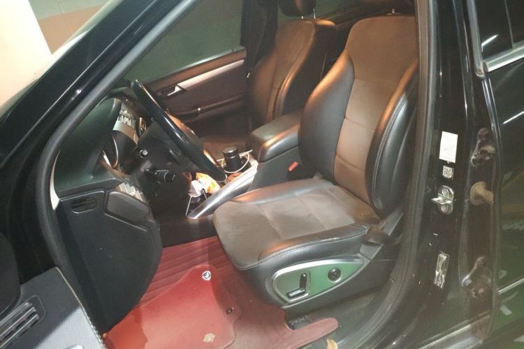 Used Mercedes-Benz R-Class 2014 R 320 4MATIC Luxury Model Left Front Seat