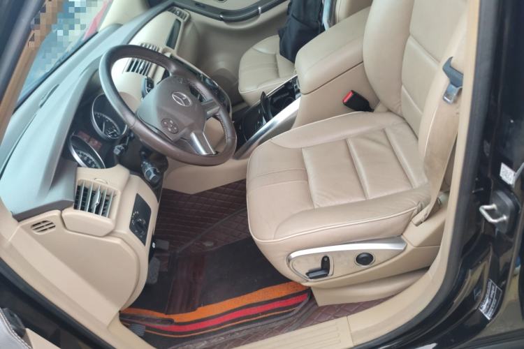 Used Mercedes-Benz R-Class 2014 R 320 4MATIC Luxury Model Left Front Seat