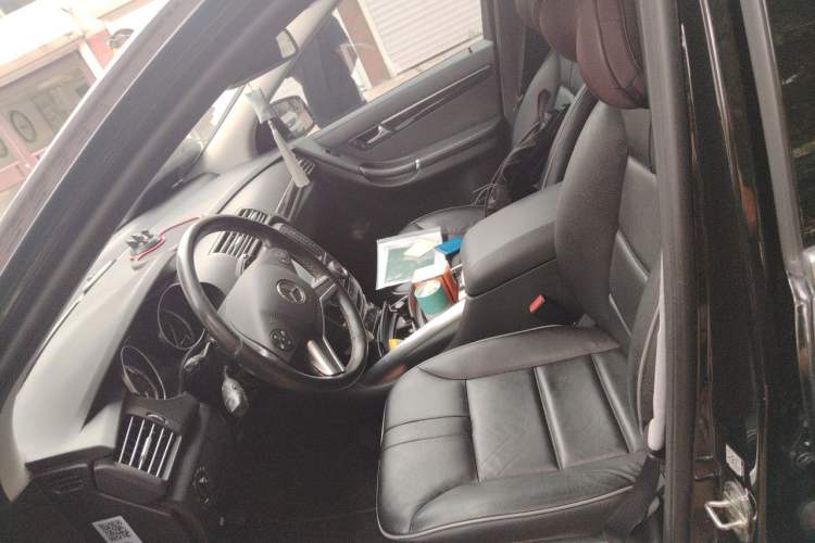 Used Mercedes-Benz R-Class 2014 R 400 4MATIC Business Model Left Front Seat