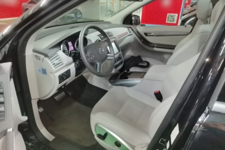Used Mercedes-Benz R-Class 2014 R 320 4MATIC Business Model Left Front Seat