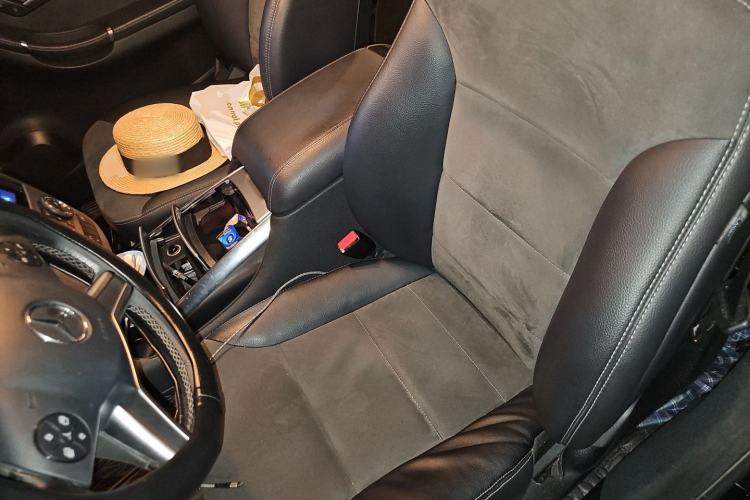 Used Mercedes-Benz R-Class 2014 R 320 4MATIC Business Model Left Front Seat