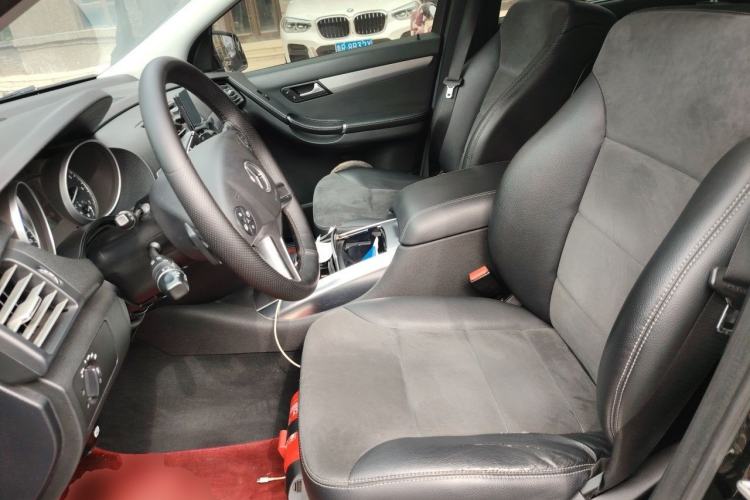 Used Mercedes-Benz R-Class 2014 R 320 4MATIC Business Model Left Front Seat