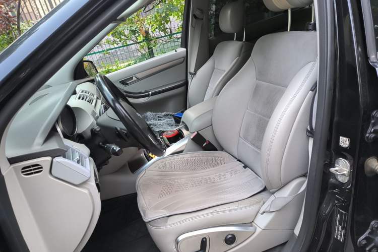 Used Mercedes-Benz R-Class 2014 R 320 4MATIC Business Model Left Front Seat