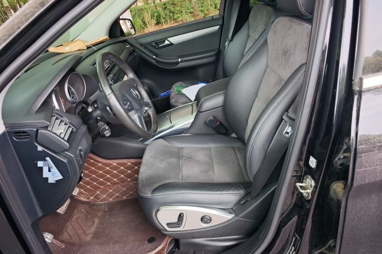Used Mercedes-Benz R-Class 2014 R 320 4MATIC Business Model Left Front Seat