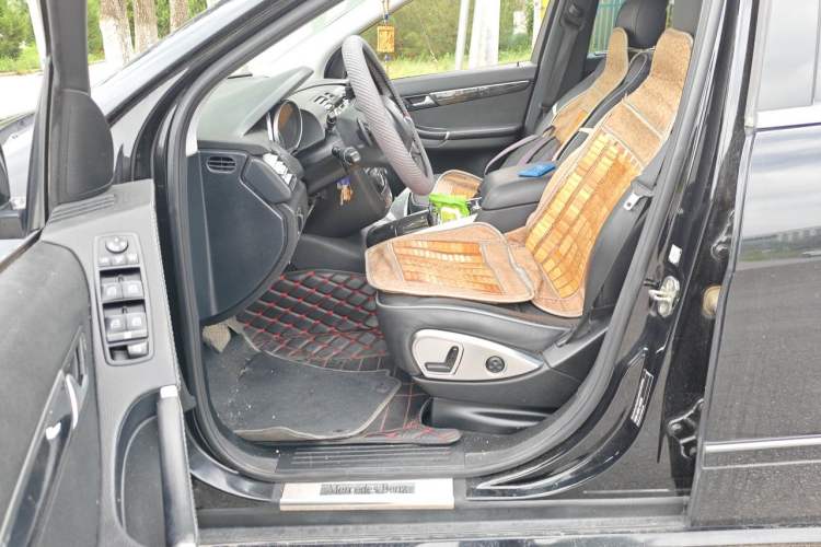 Used Mercedes-Benz R-Class 2014 R 320 4MATIC Luxury Model Left Front Seat