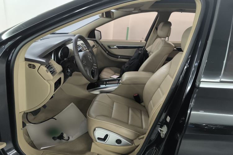 Used Mercedes-Benz R-Class 2014 R 320 4MATIC Luxury Model Left Front Seat