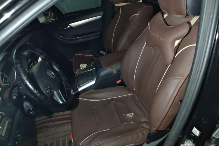 Used Mercedes-Benz R-Class 2014 R 320 4MATIC Business Model Left Front Seat