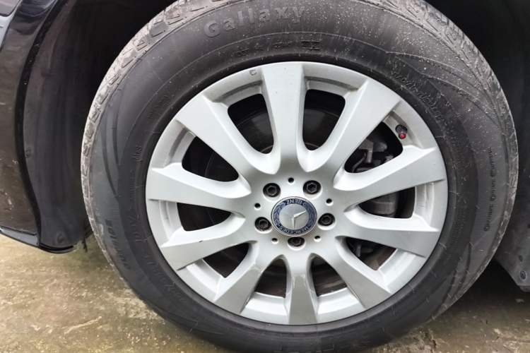 Used Mercedes-Benz R-Class 2014 R 320 4MATIC Business Model Left Front Wheel Hub
