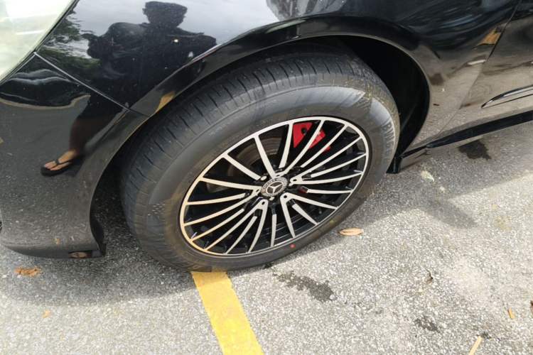 Used Mercedes-Benz R-Class 2014 R 320 4MATIC Business Model Left Front Wheel Hub