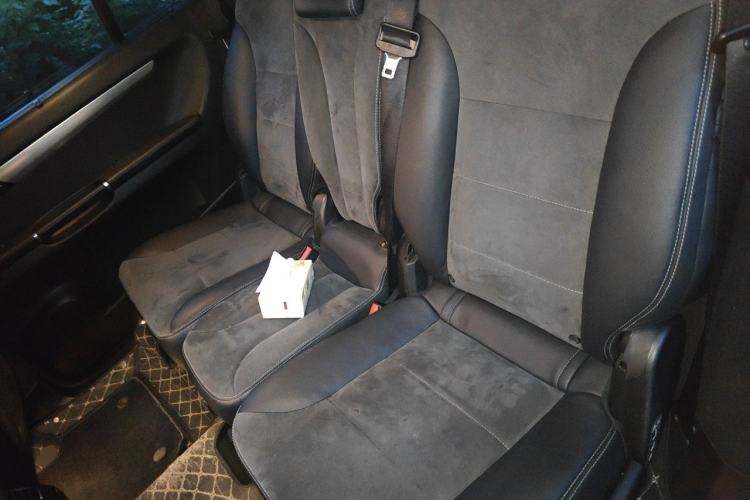 Used Mercedes-Benz R-Class 2014 R 320 4MATIC Luxury Model Left Rear Seat