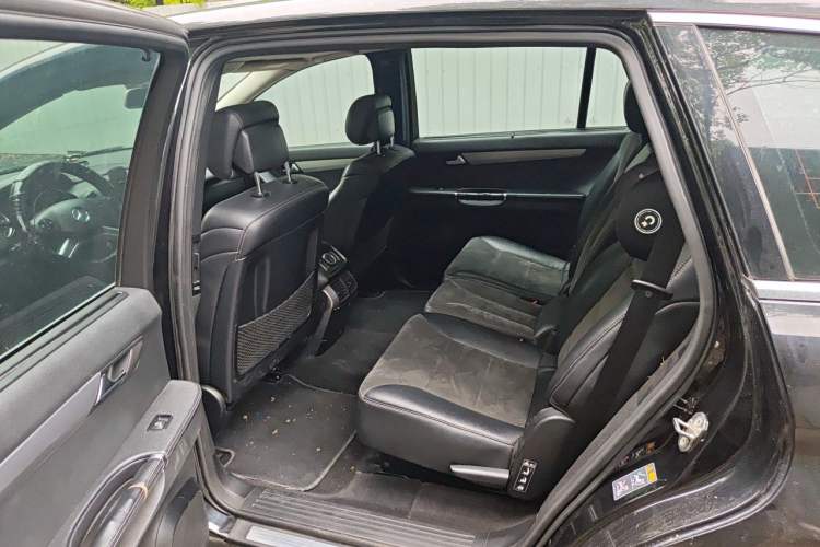 Used Mercedes-Benz R-Class 2014 R 320 4MATIC Luxury Model Left Rear Seat