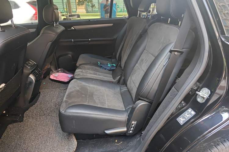 Used Mercedes-Benz R-Class 2014 R 320 4MATIC Business Model Left Rear Seat