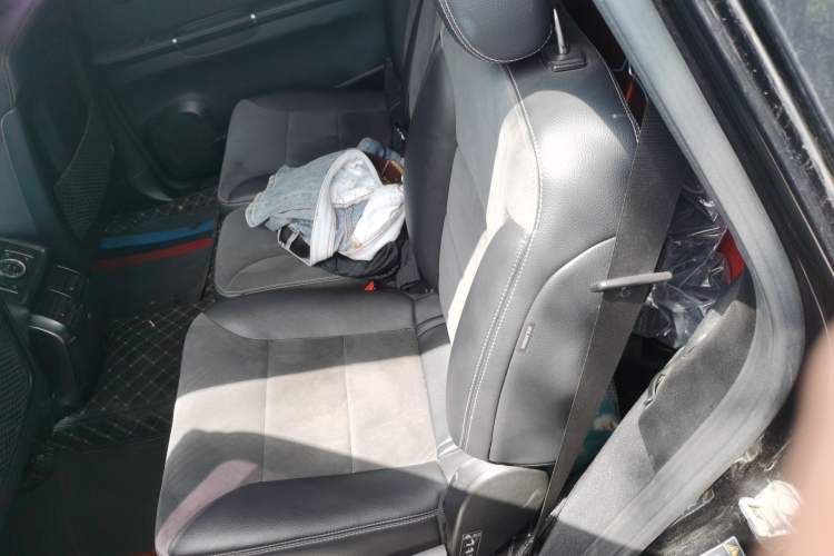 Used Mercedes-Benz R-Class 2014 R 320 4MATIC Business Model Left Rear Seat