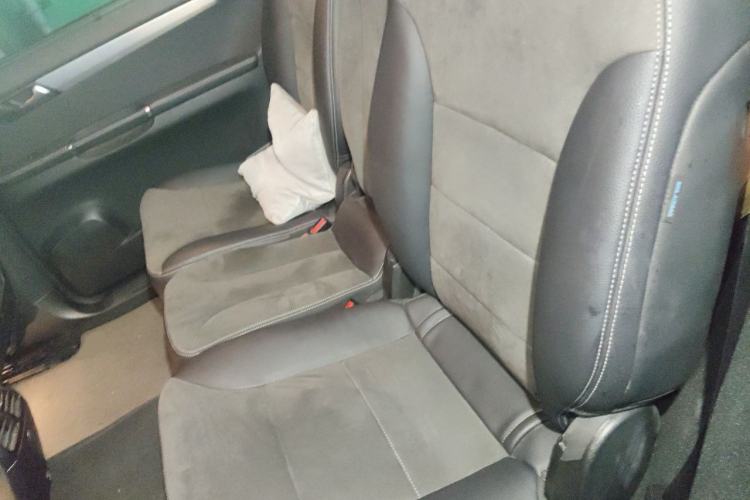 Used Mercedes-Benz R-Class 2014 R 320 4MATIC Business Model Left Rear Seat