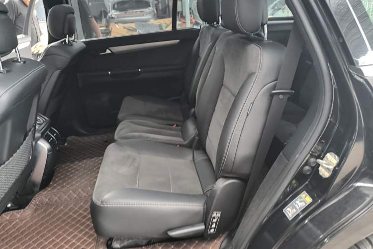Used Mercedes-Benz R-Class 2014 R 320 4MATIC Business Model Left Rear Seat