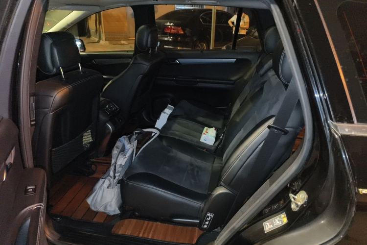 Used Mercedes-Benz R-Class 2014 R 320 4MATIC Business Model Left Rear Seat
