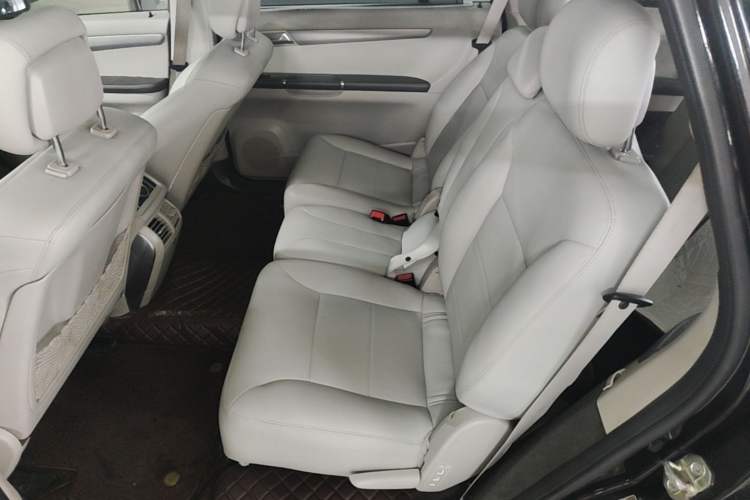 Used Mercedes-Benz R-Class 2014 R 320 4MATIC Business Model Left Rear Seat