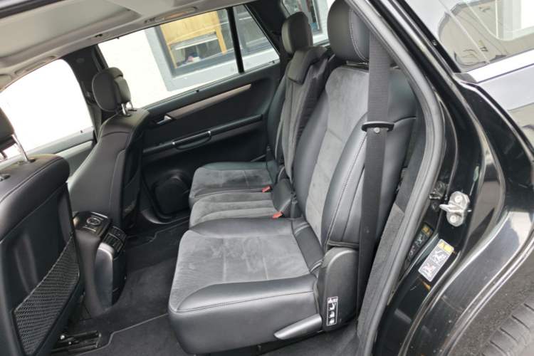 Used Mercedes-Benz R-Class 2014 R 320 4MATIC Business Model Left Rear Seat