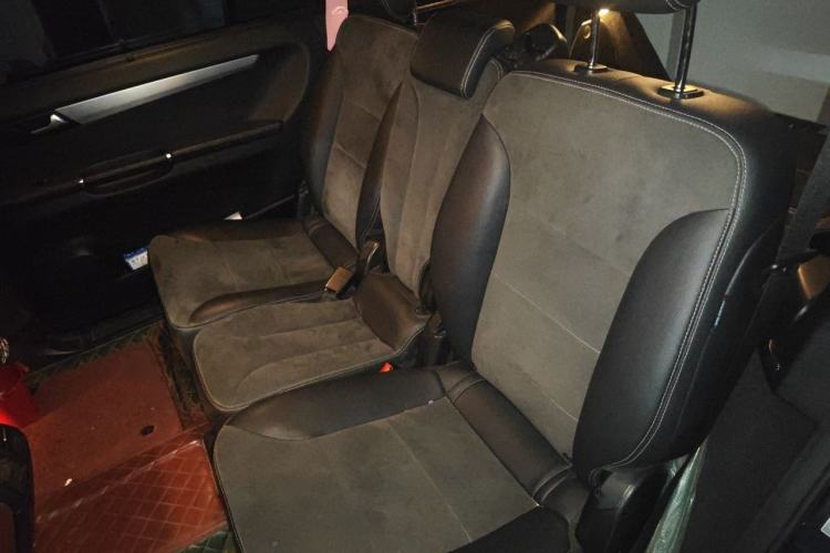 Used Mercedes-Benz R-Class 2014 R 320 4MATIC Business Model Left Rear Seat