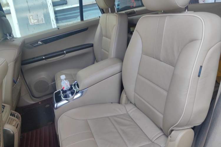 Used Mercedes-Benz R-Class 2014 R 320 4MATIC Luxury Model Left Rear Seat