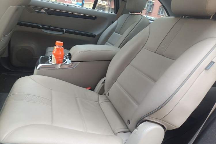 Used Mercedes-Benz R-Class 2014 R 400 4MATIC Business Model Left Rear Seat
